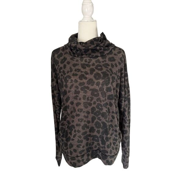 Perfect Peach leopard print pullover - Picture 1 of 8